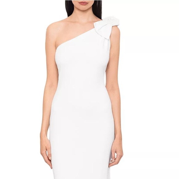 AQUA Scuba Bow One Shoulder Mermaid Gown in White, Size 2 New w/Tag (SOLD OUT) - Picture 7 of 7